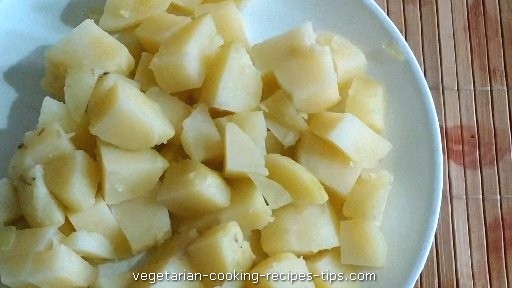 boiled cubed aloo potato 512x288