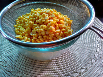 Ambode Chana Dal Vada Recipe xdraining chana dal 333x250.jpg.pagespeed.ic.e9iachpycf