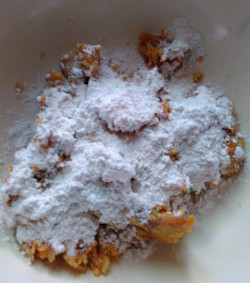 adding rice flour to aloo tikki mix 250x283