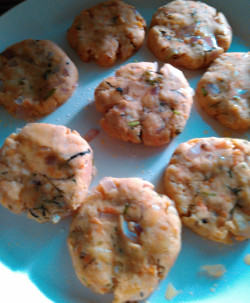 aloo tikki shaped 250x303