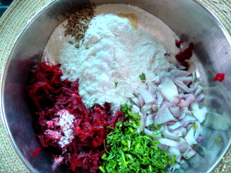 beetroot akki rotti ingredients 333x250