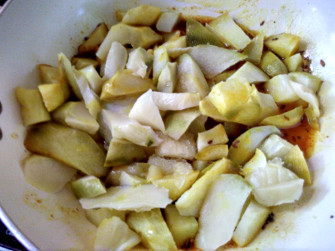 Mavinkayi gojju mango curry add mango pieces 335x251