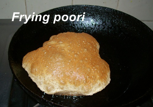 frying poori 500x351