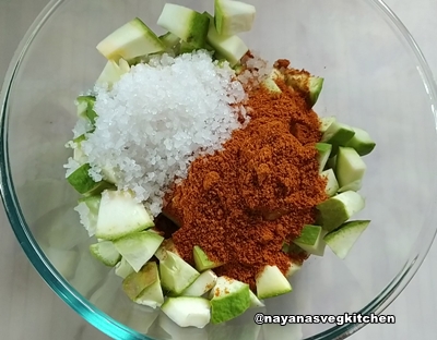 Spicy Mango Pickle Recipe mangoes salt chili 400x312
