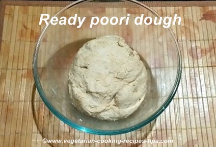 poori dough kneading 424x288