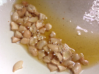 frying cashew nuts 335x250