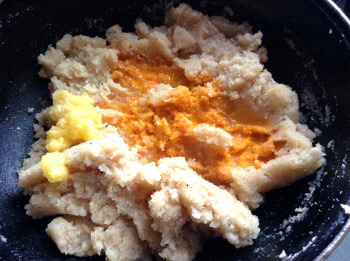 ghee saffron to cooked rava 350x261