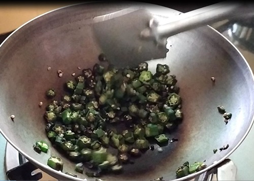 roasted okra bhindi 500x356