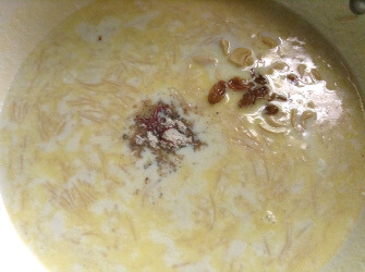 cardamom powder nuts saffron semiya kheer 335x250