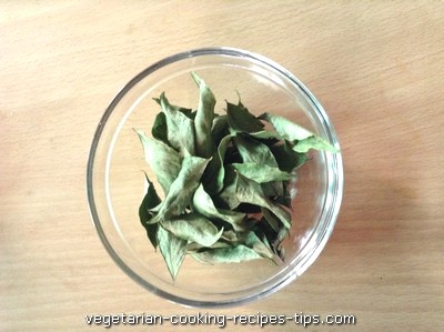 curry leaves 400x299