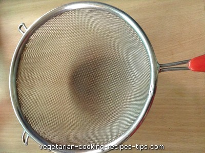 poha chivda frying mesh 400x299