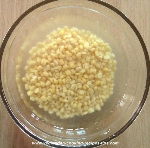 soaking moong dal 500x493