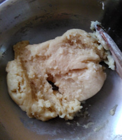 Sweet Shankarpale Shakkarpare forming shankarpale dough 250x285